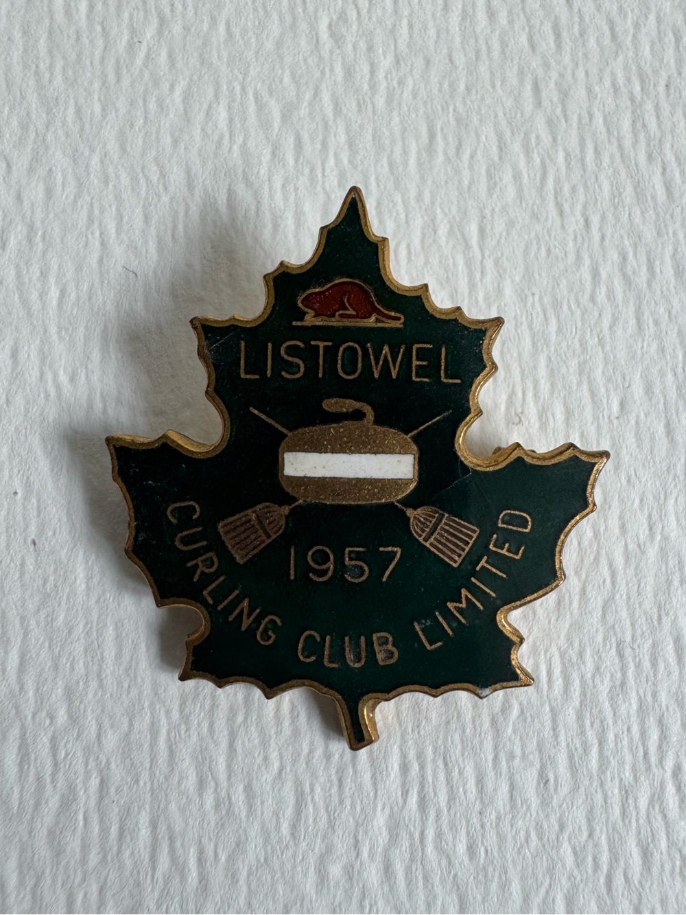 Listowel Curling Club 1957 Maple Leaf Pin - Dark Green & Gold